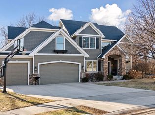 15112 Zinran Ct, Savage, MN 55378