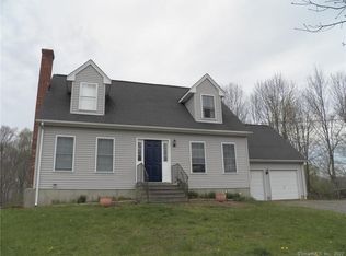 3 Schoolhouse Rd, Pomfret Center, CT 06259