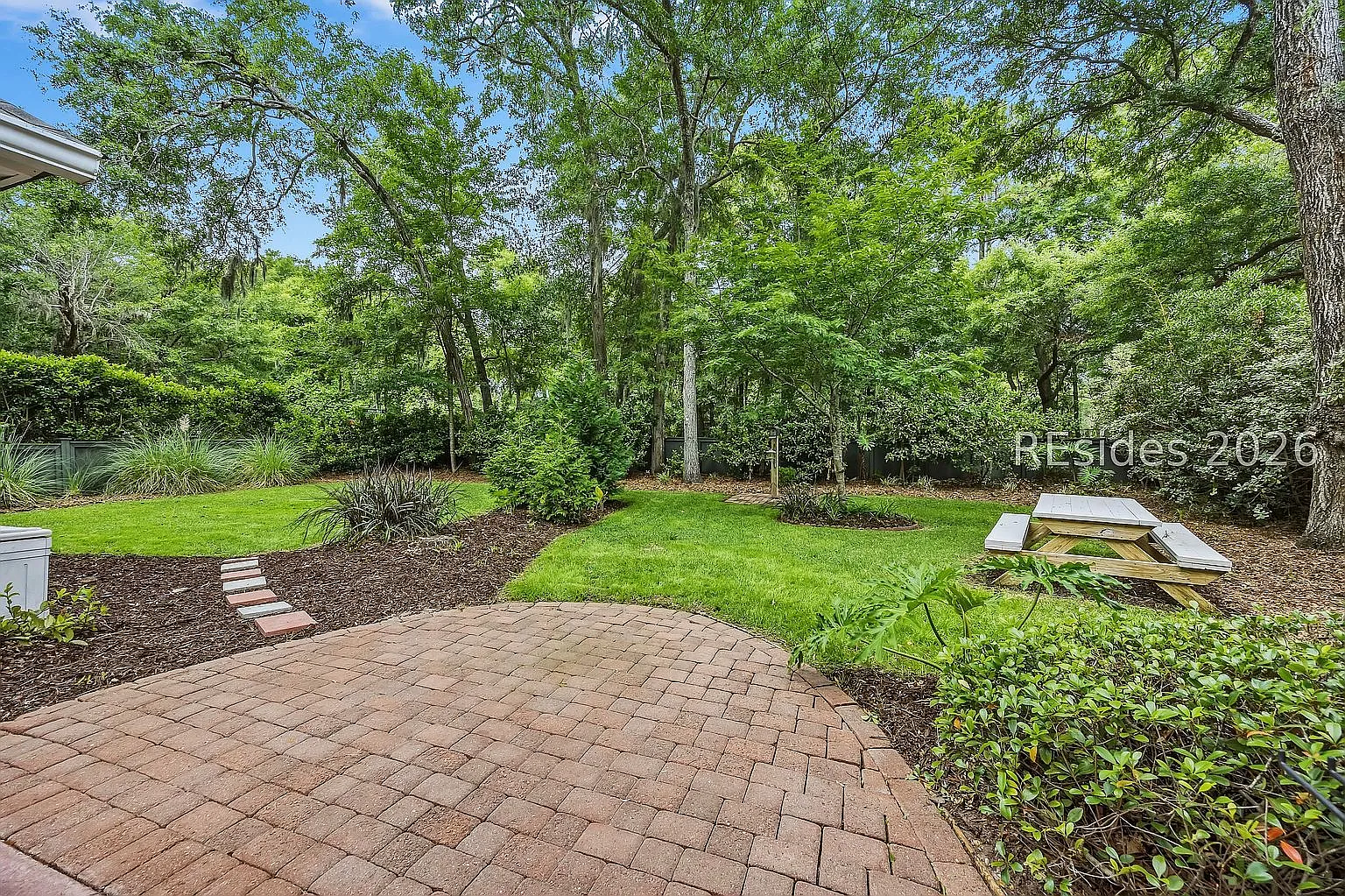 3 bed, 1600 sqft, $3,250 — Photo 2