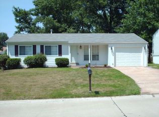 11939 Honey Hill Dr, Maryland Heights, MO 63043