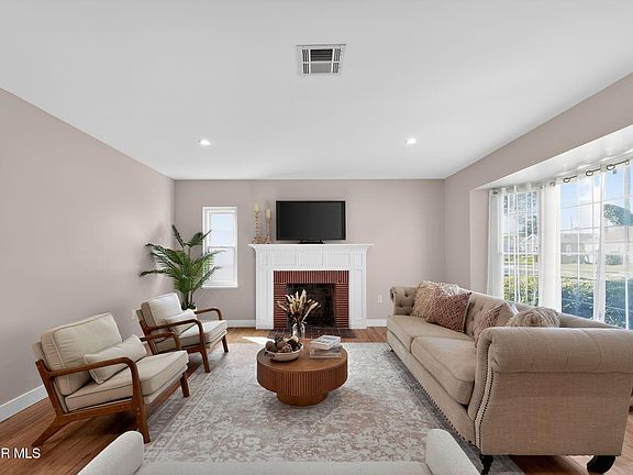2nd image of 3722 Degnan Blvd