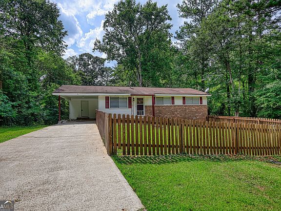 2nd image of 3075 Sunset Rd SE