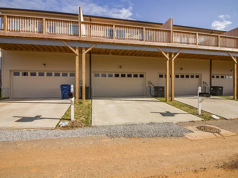 169 Dundee Dr — Photo 22