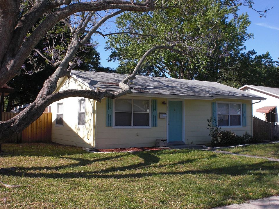 1st image of 760 48th Ave N