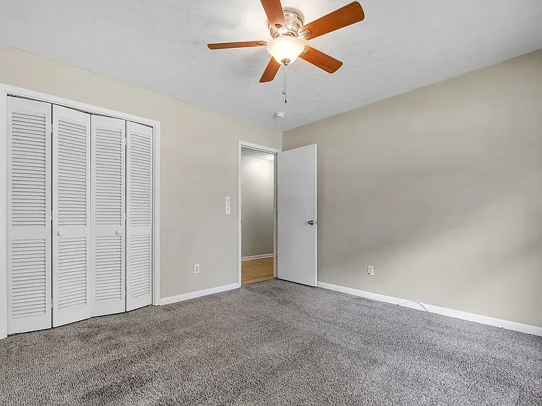 2507 Waldemar Ln — Photo 7