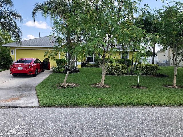 1st image of 1431 SE 22nd Ter