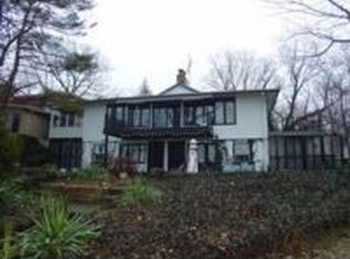 5914 Dunham Ln, Stevensville, MI 49127