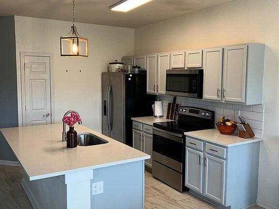 4th image of 13019 Vermillion Dr