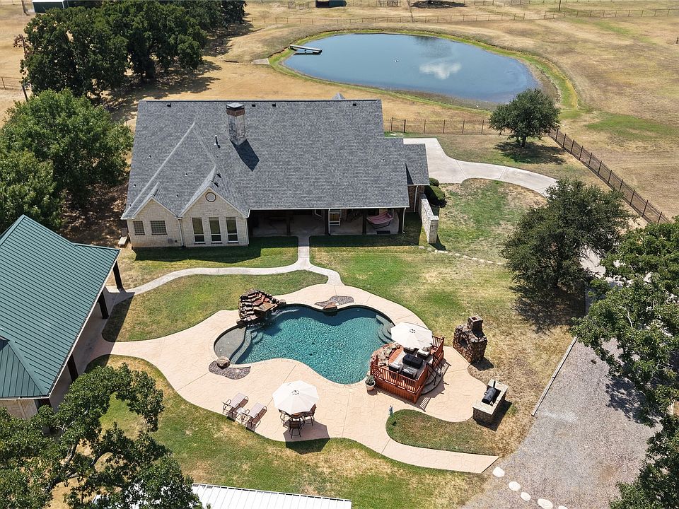 1st image of 212 Oak Ridge Rd