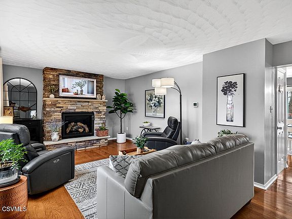 3rd image of 37 Cardinal Dr