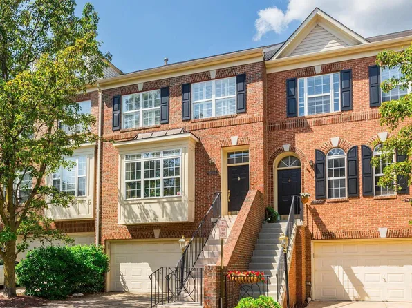 4634 Lambert Dr, Alexandria, VA 22311