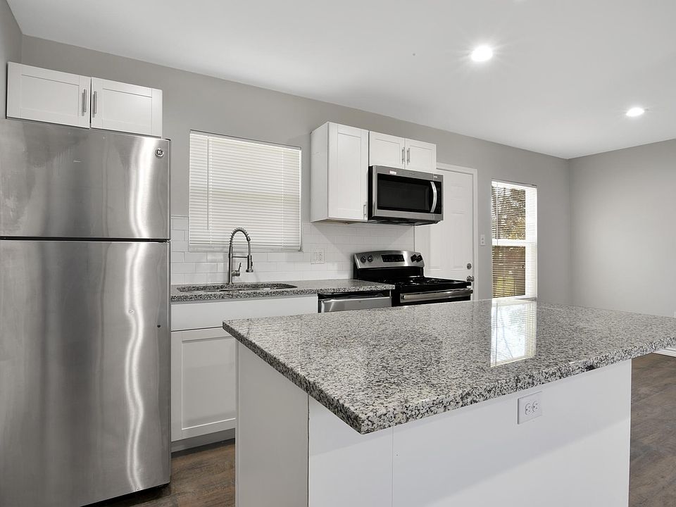 1st image of 6207 Lovett Ave