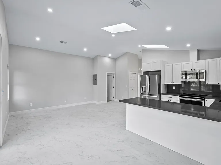 1217 Mountain View Blvd #A — Photo 3