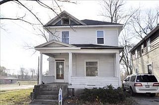 2nd image of 142 Van Buren St E