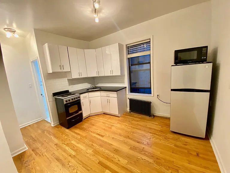 2403 Cambreleng Ave — Photo 18