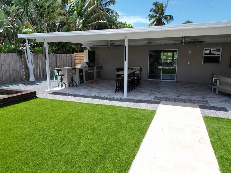 270 NW 36th St — Photo 30