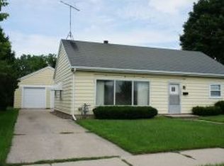 1842 W Pine St, Appleton, WI 54914