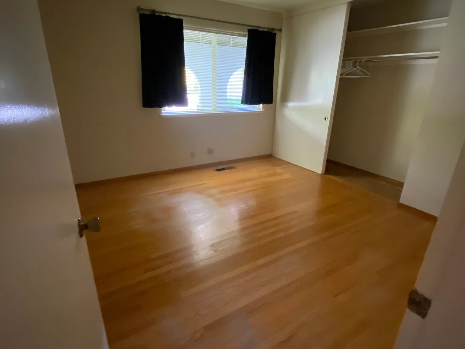 3 bed, 2.5 bath, 1764 sqft, $5,950 — Photo 2