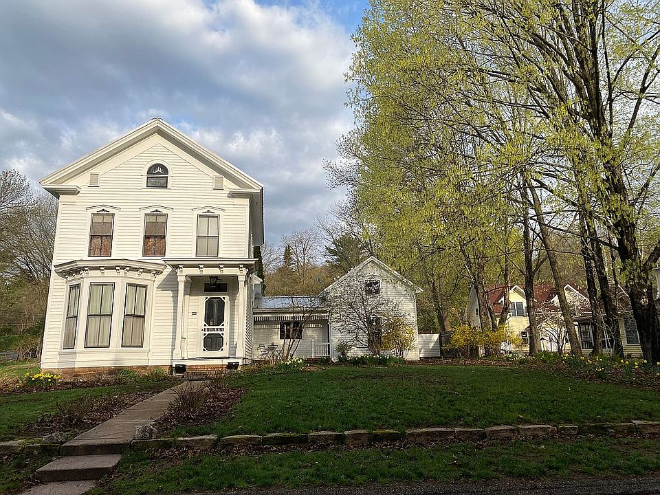 1st image of 200 2nd St