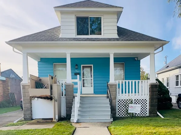 1527 Oak St, Wyandotte, MI 48192
