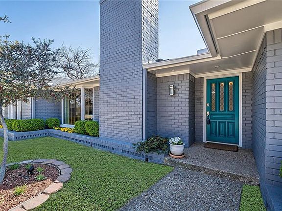 3rd image of 1113 Yale Cir