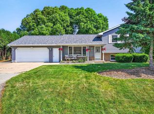 W5642 Michelle Way, APPLETON, WI 54915