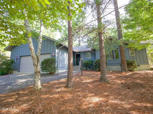 50 Surry Circle Dr N, Pinehurst, NC 28374