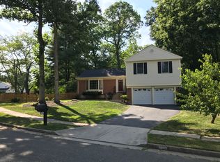 9124 Beachway Ln, Springfield, VA 22153