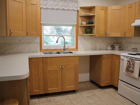 4th image of 4406 49a St