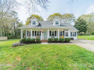 1416 Abbey Place Dr, Belmont, NC 28012