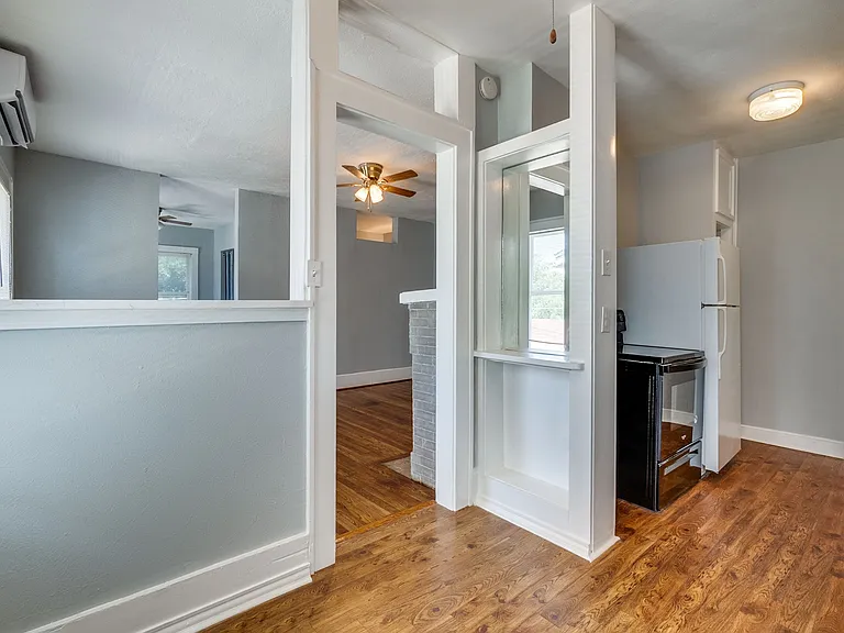 5211 Worth St #6 — Photo 8