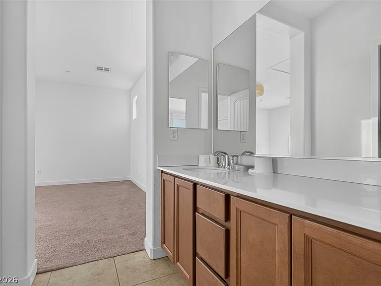 1100 E Sunset Rd — Photo 41