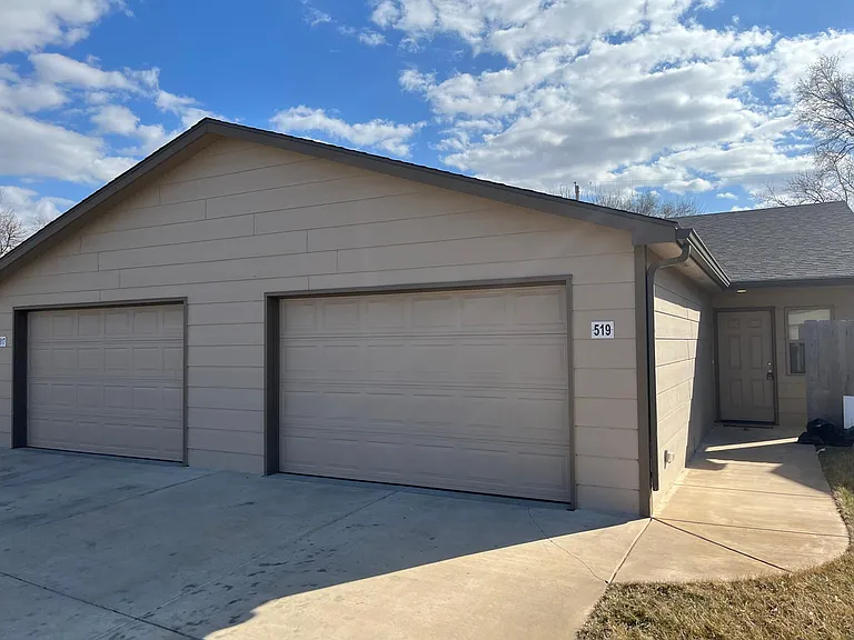 519 W Meadow Creek Cir — Photo 1