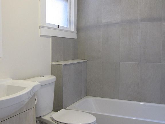 3rd image of 254 Dolores St APT 3