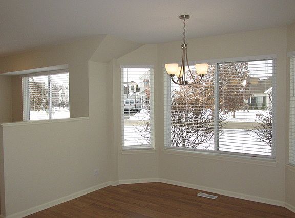 5th image of 118 W Amberley Dr