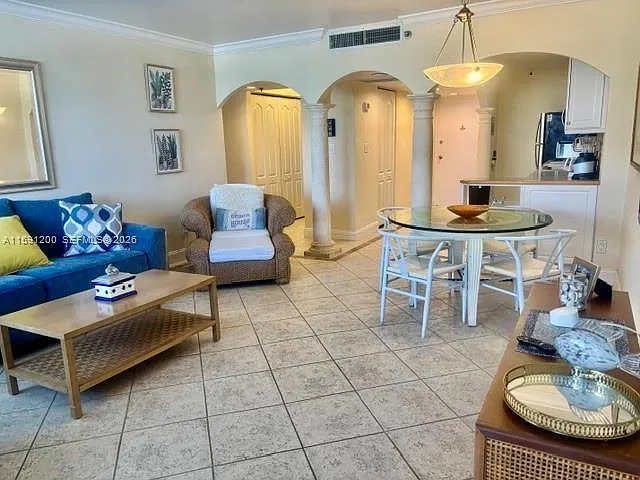 The Decoplage Condo — Photo 4
