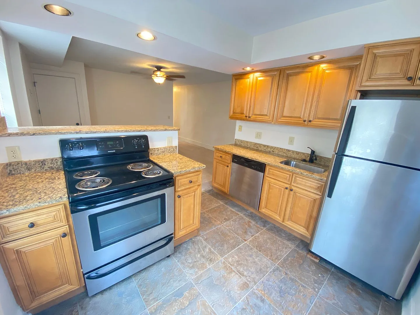 Summit St 1722 GW2 — Photo 4