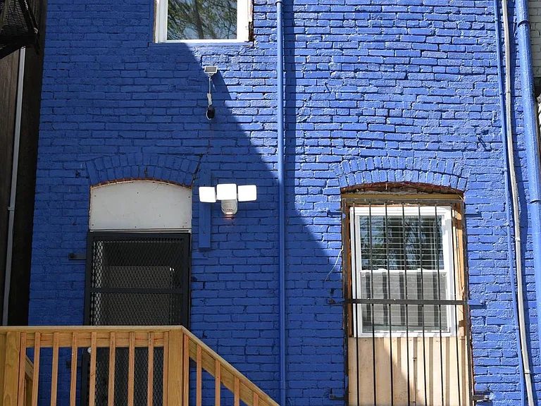 2225 W Baltimore St — Photo 46