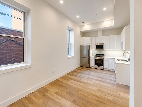 3rd image of 1321 Rhode Island Ave NW #101