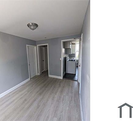 3rd image of 85 Ann St