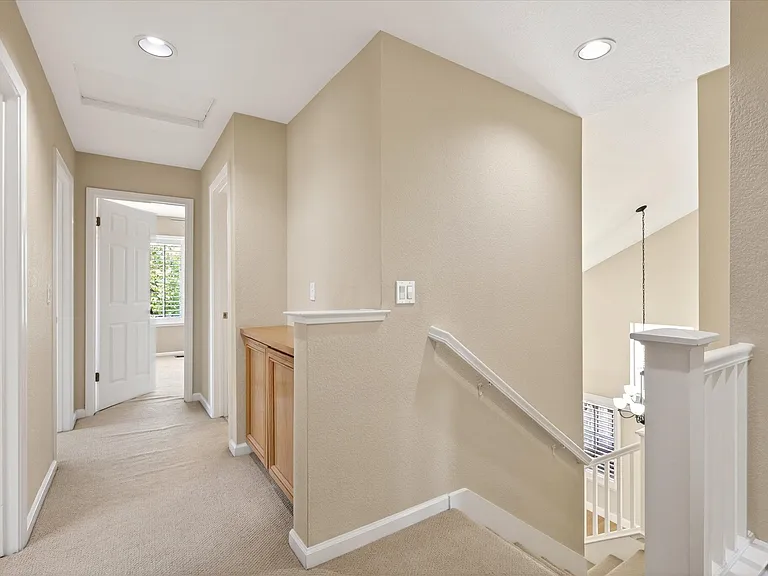 2056 Olivia Ct — Photo 19