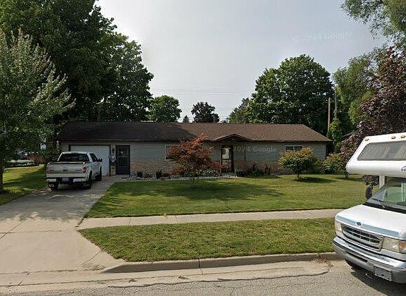 2nd image of 207 S Peach Ave