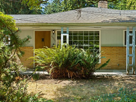 3rd image of 11311 17th Ave NE