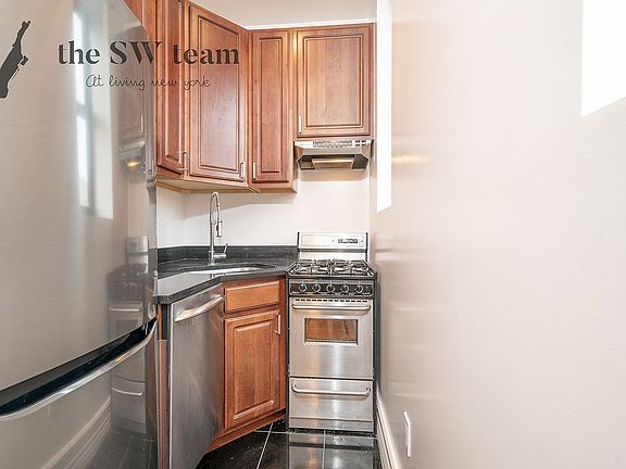 3rd image of 53 W 105th St #3F
