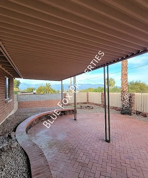 1933 S Palma Pl — Photo 24