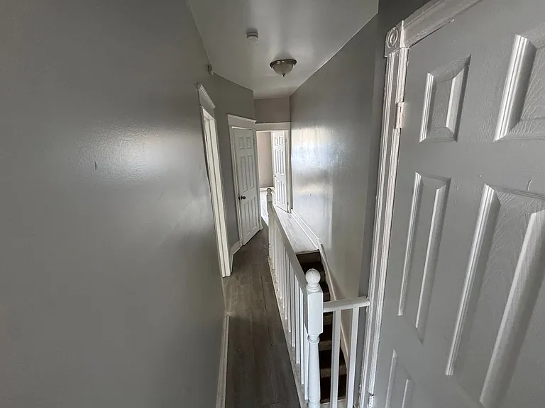 1946 E Clarence St — Photo 2