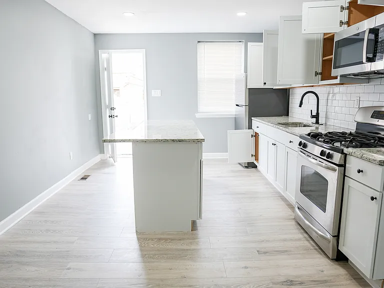 2436 Lauretta Ave — Photo 7