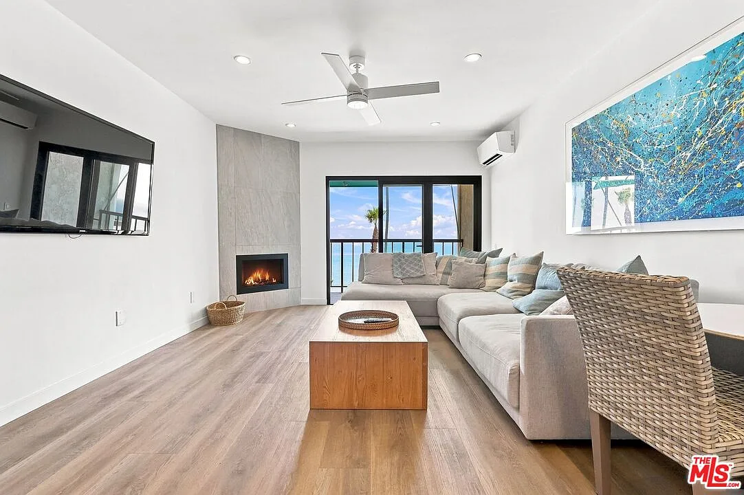 1 bed, 1.0 bath, 672 sqft, $4,500 — Photo 2