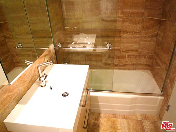 5th image of 999 N Doheny Dr APT 603