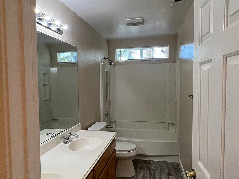 20000 Summercrest Dr — Photo 32